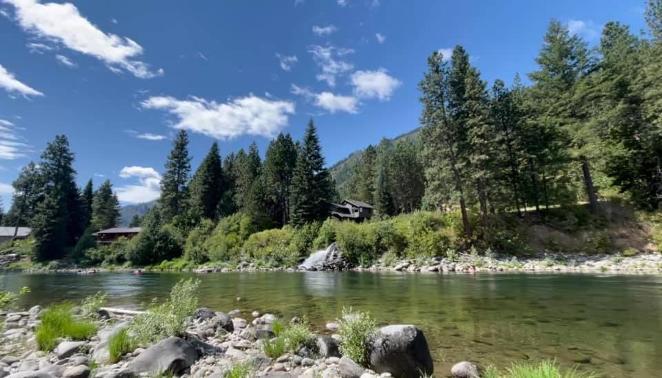 Snowgrass Lodge - River, Mountain Views & Hot Tub Leavenworth Exterior foto